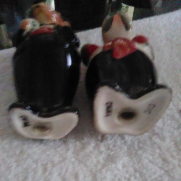 salt and pepper shakers - Picture 2 of 3